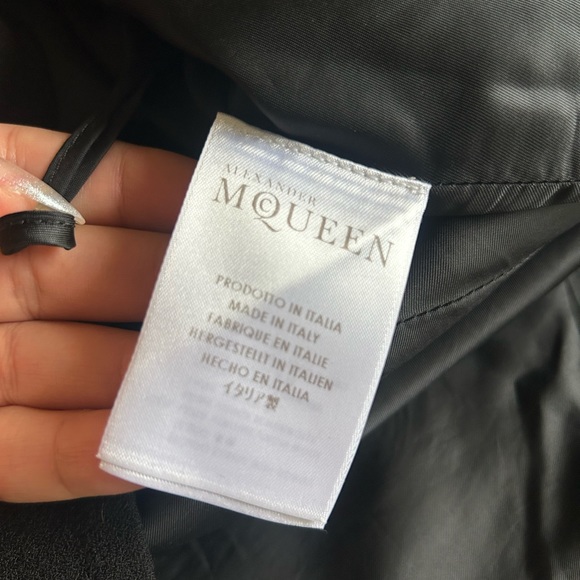 100% virgin wool Alexander Mcqueen double side button skirt - Picture 3 of 5